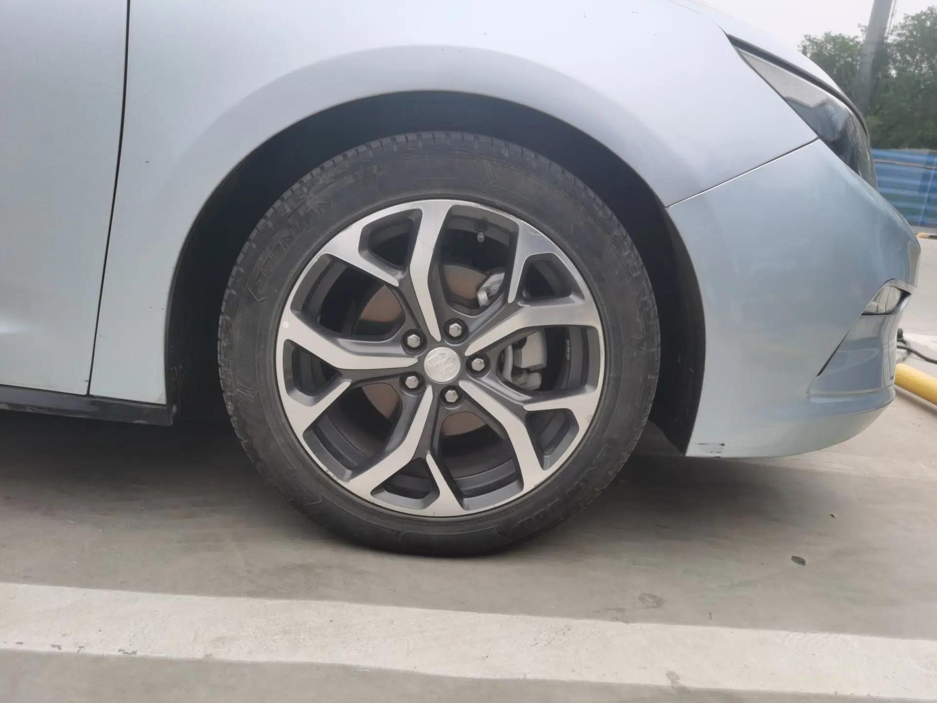 Buick VELITE 5 2017 Urban Extended-Range Model — миниатюра 8