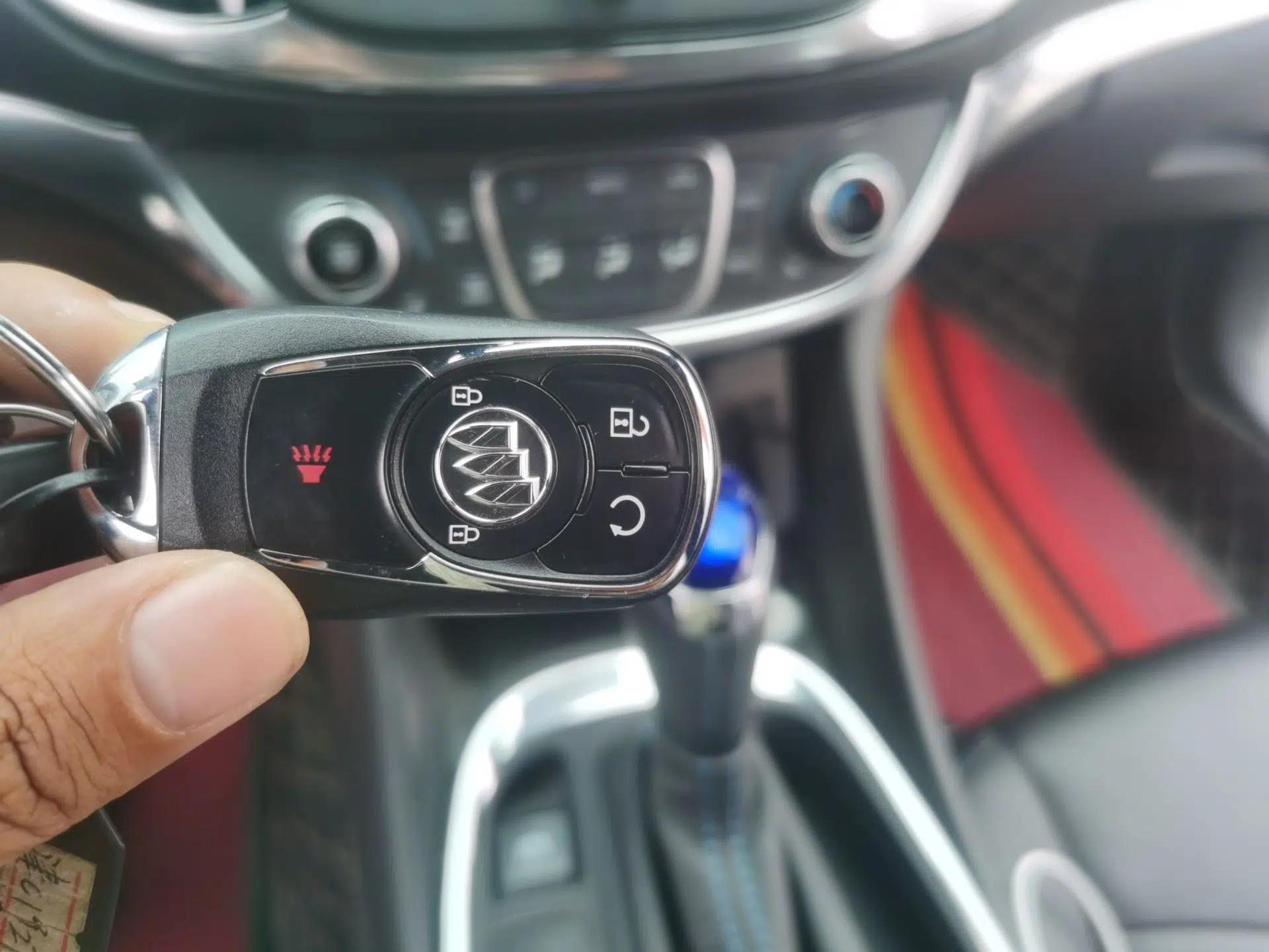 Buick VELITE 5 2017 Urban Extended-Range Model — миниатюра 9
