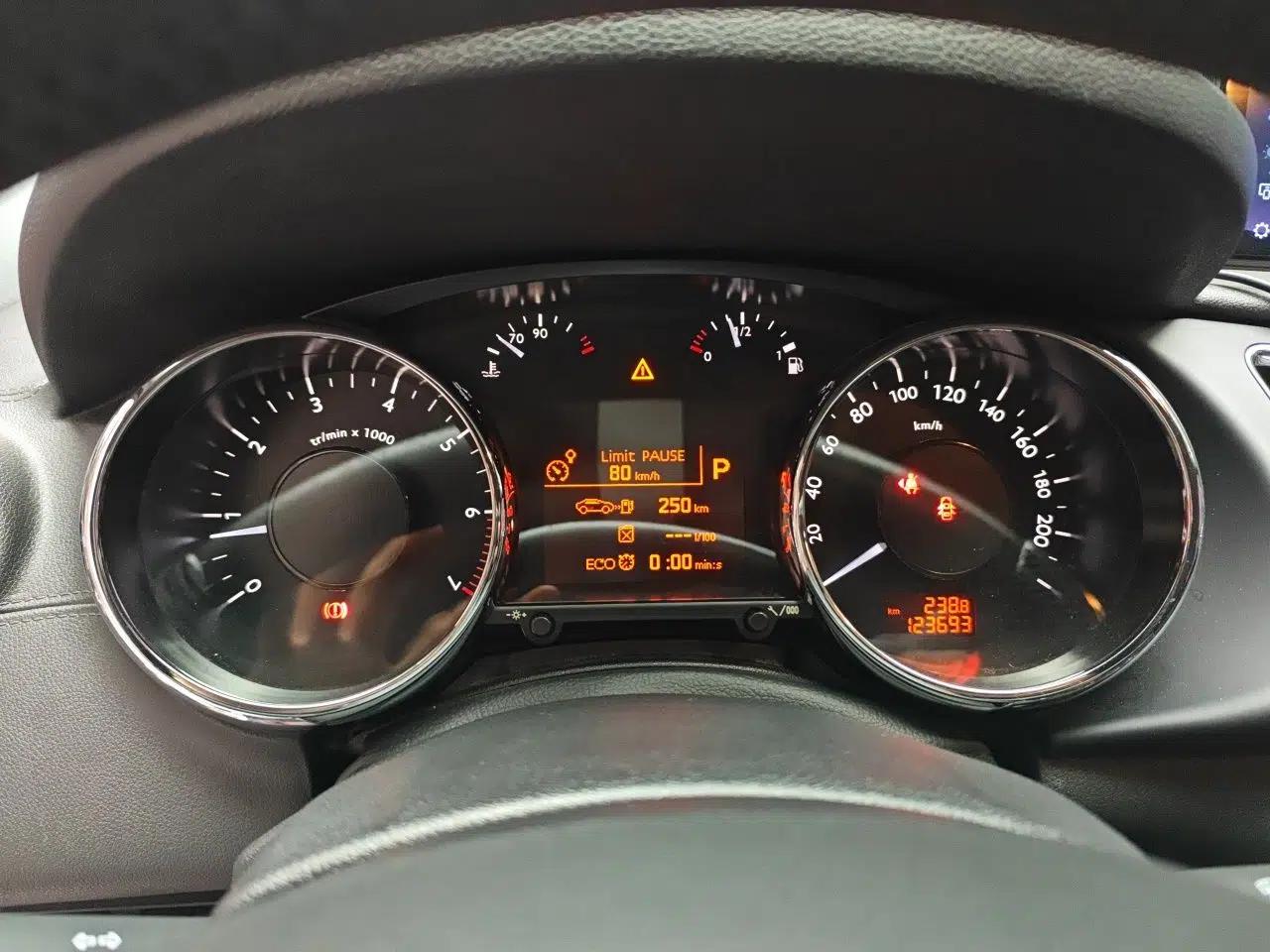 Peugeot 3008 2016 1.6THP Automatic Trend Edition — миниатюра 12