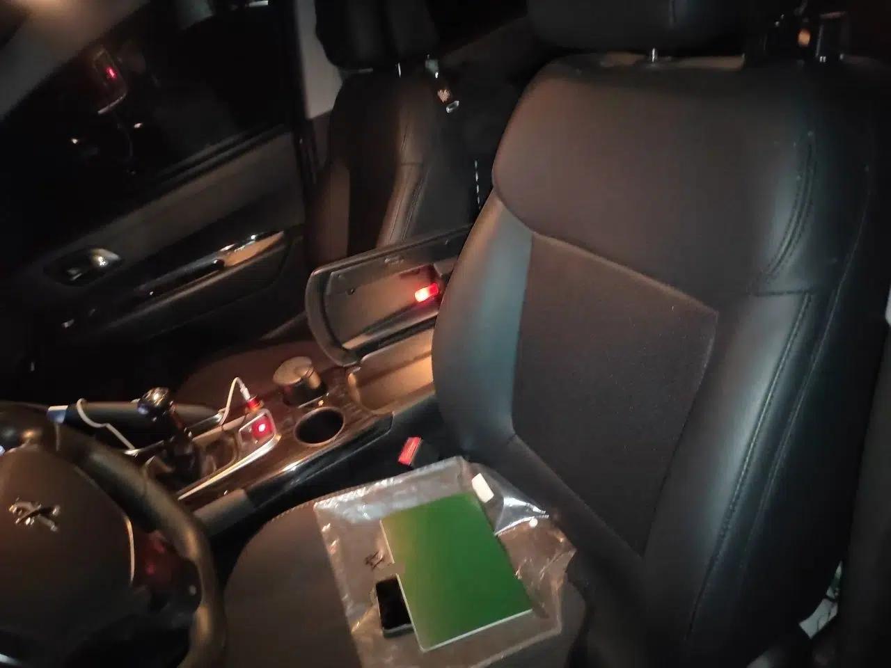 Peugeot 3008 2015 2.0L Manual Classic Edition — миниатюра 16