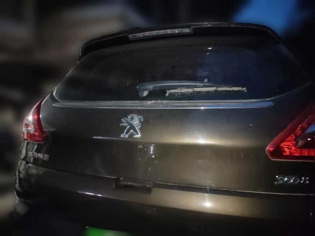 Peugeot 3008 2015 2.0L Manual Classic Edition — миниатюра 5