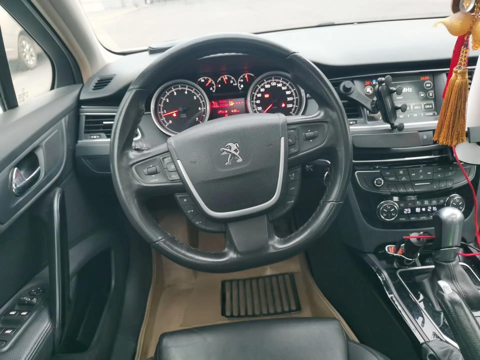 Peugeot 508 2012 2.0L Automatic Smart Enjoyment Version — миниатюра 11