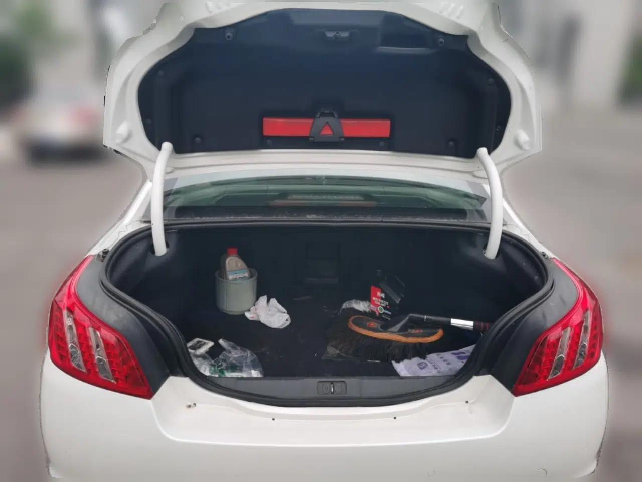 Peugeot 508 2012 2.0L Automatic Smart Enjoyment Version — миниатюра 20