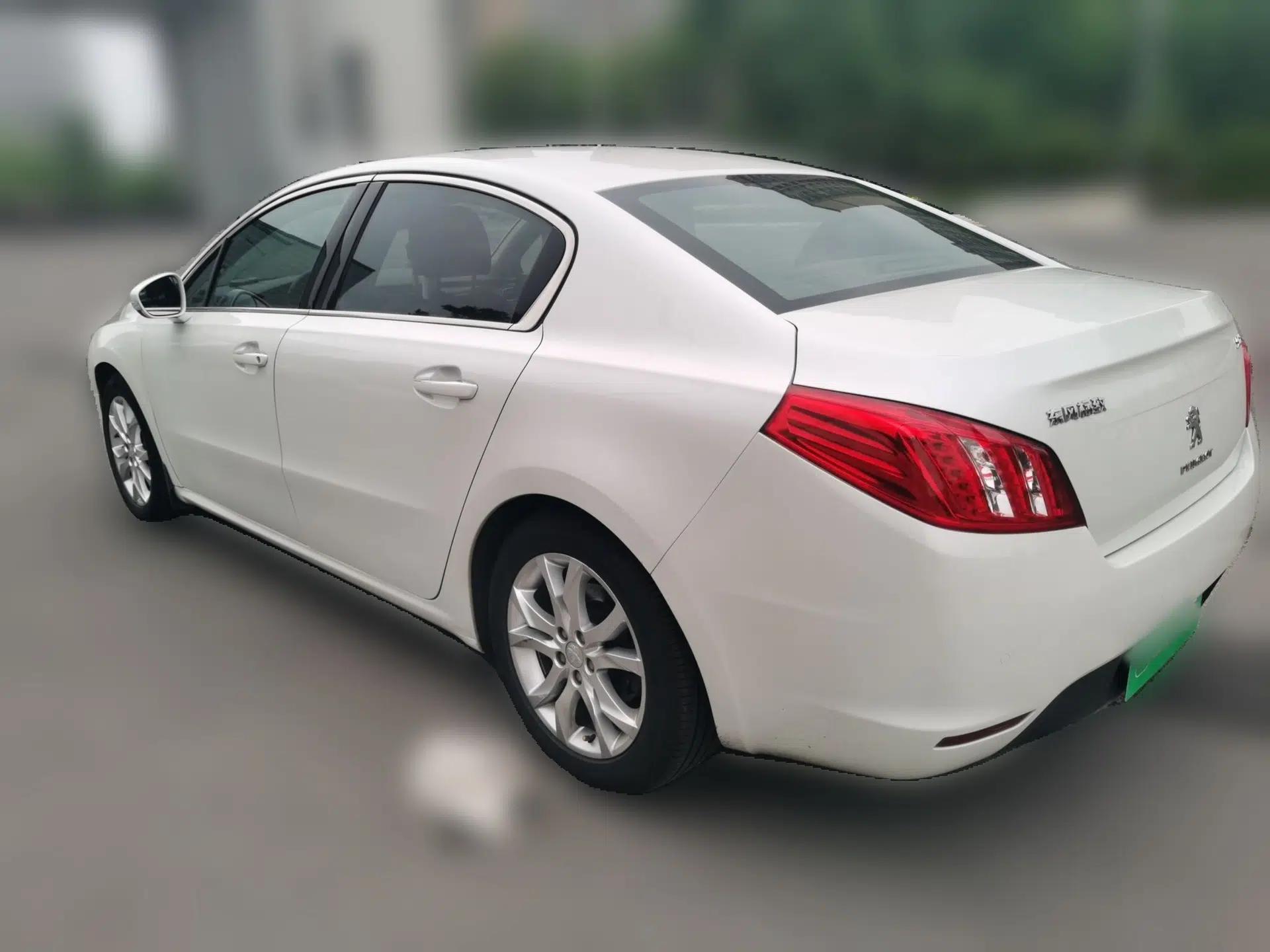 Peugeot 508 2012 2.0L Automatic Smart Enjoyment Version — миниатюра 4