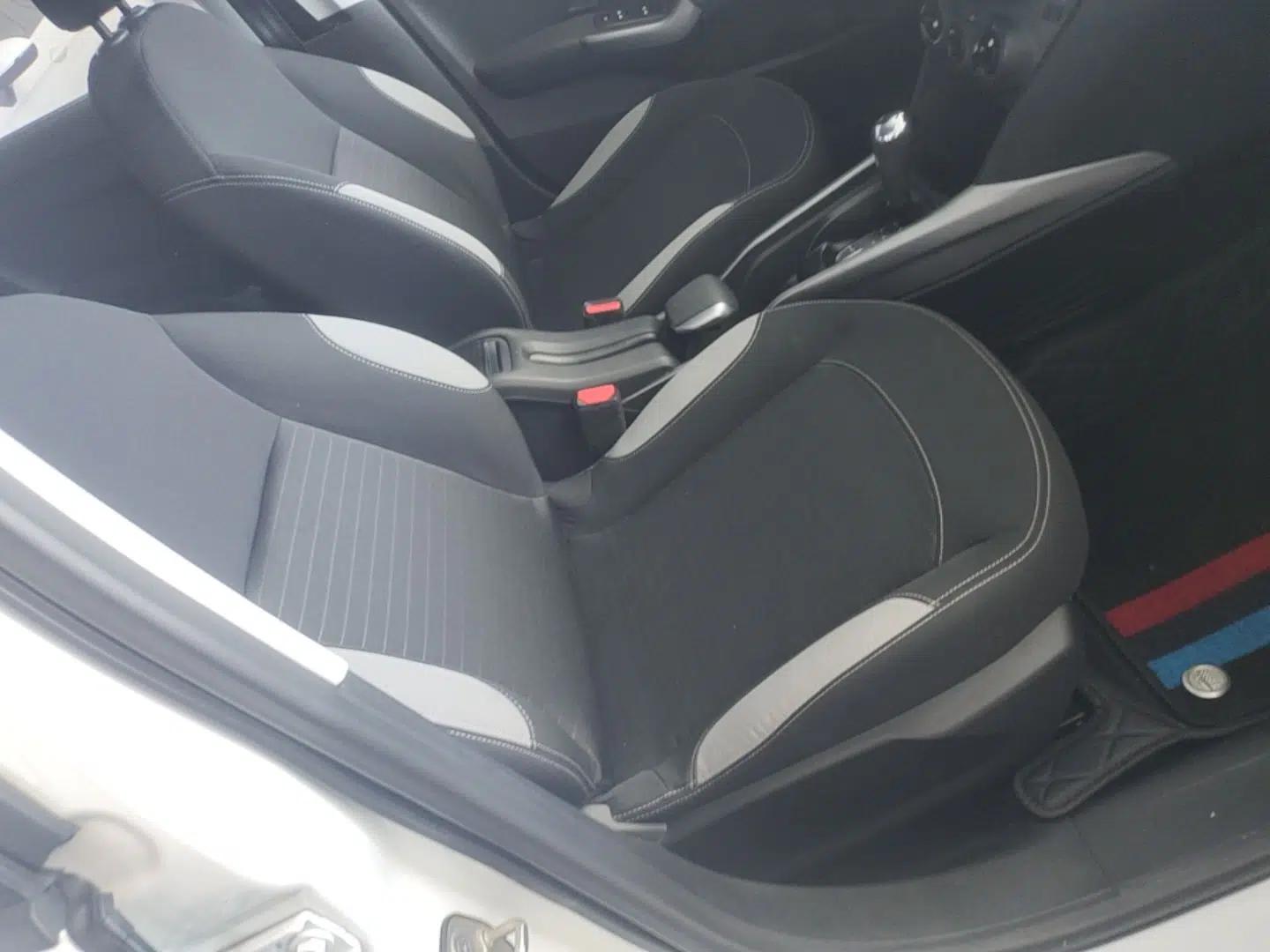 Peugeot 2008 2014 1.6L Automatic Trend Edition — миниатюра 23