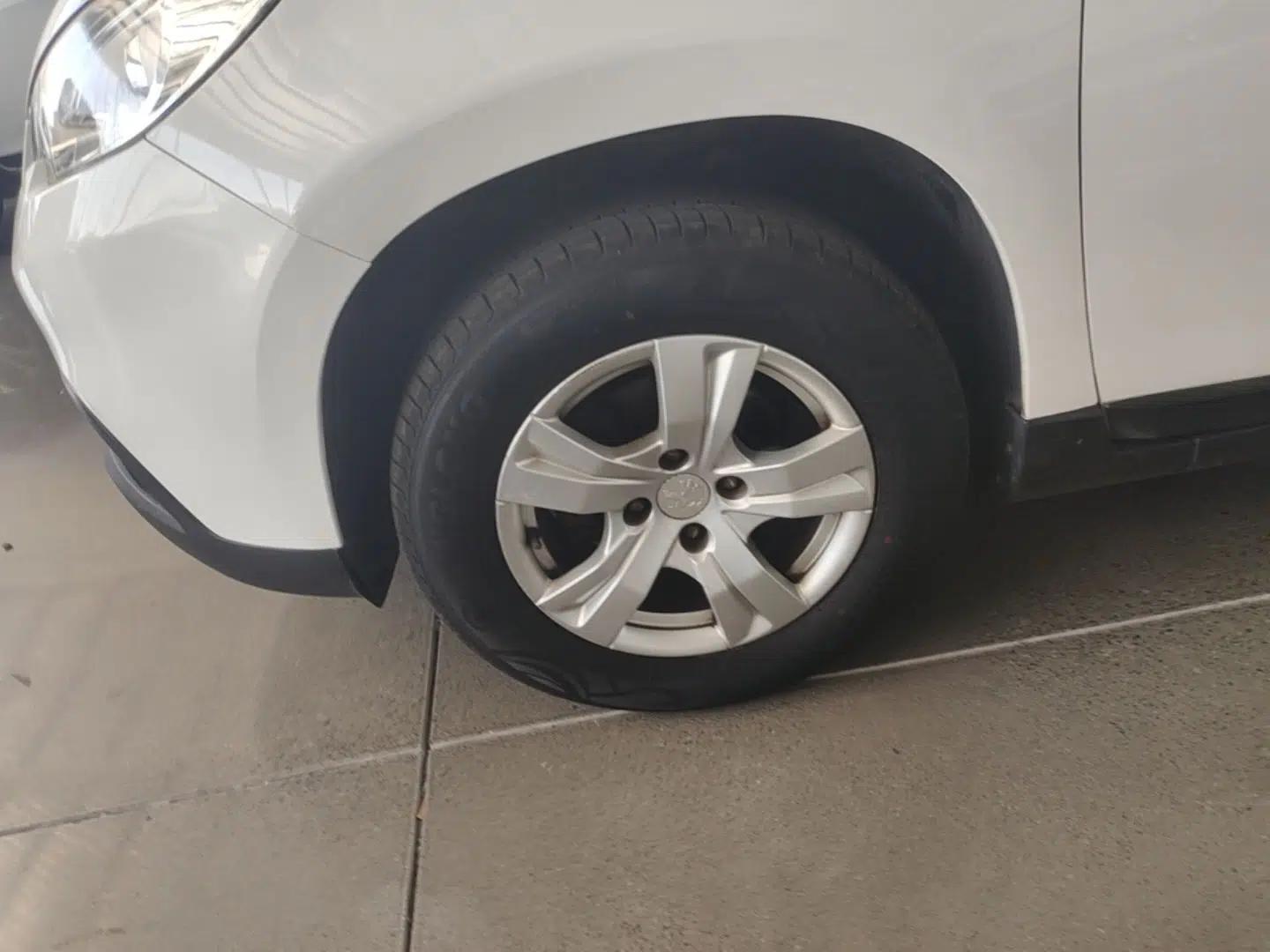 Peugeot 2008 2014 1.6L Automatic Trend Edition — миниатюра 8