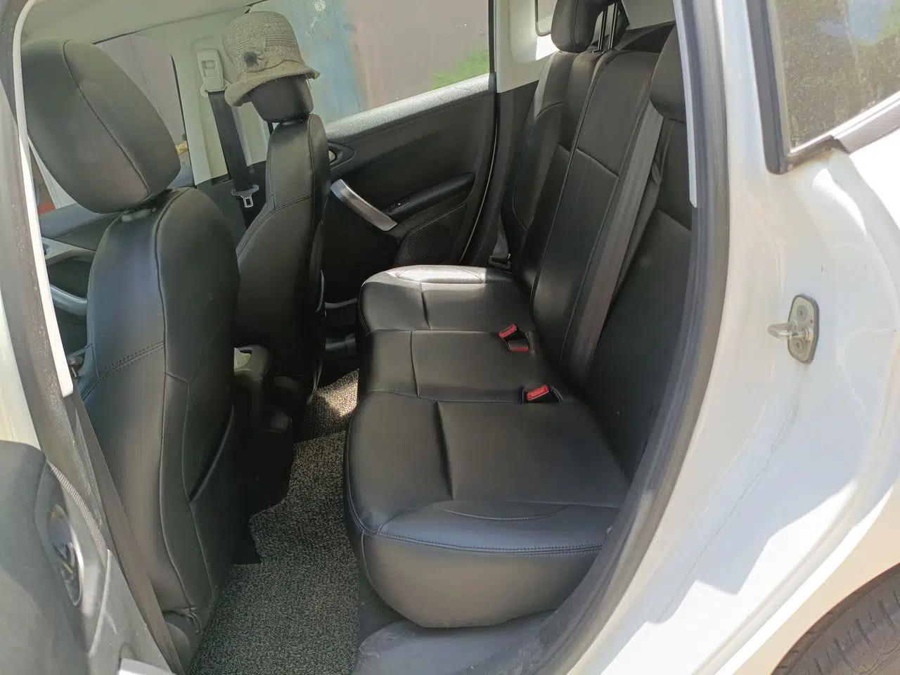 Peugeot 2008 2014 1.6L Automatic Fashion Edition — миниатюра 18