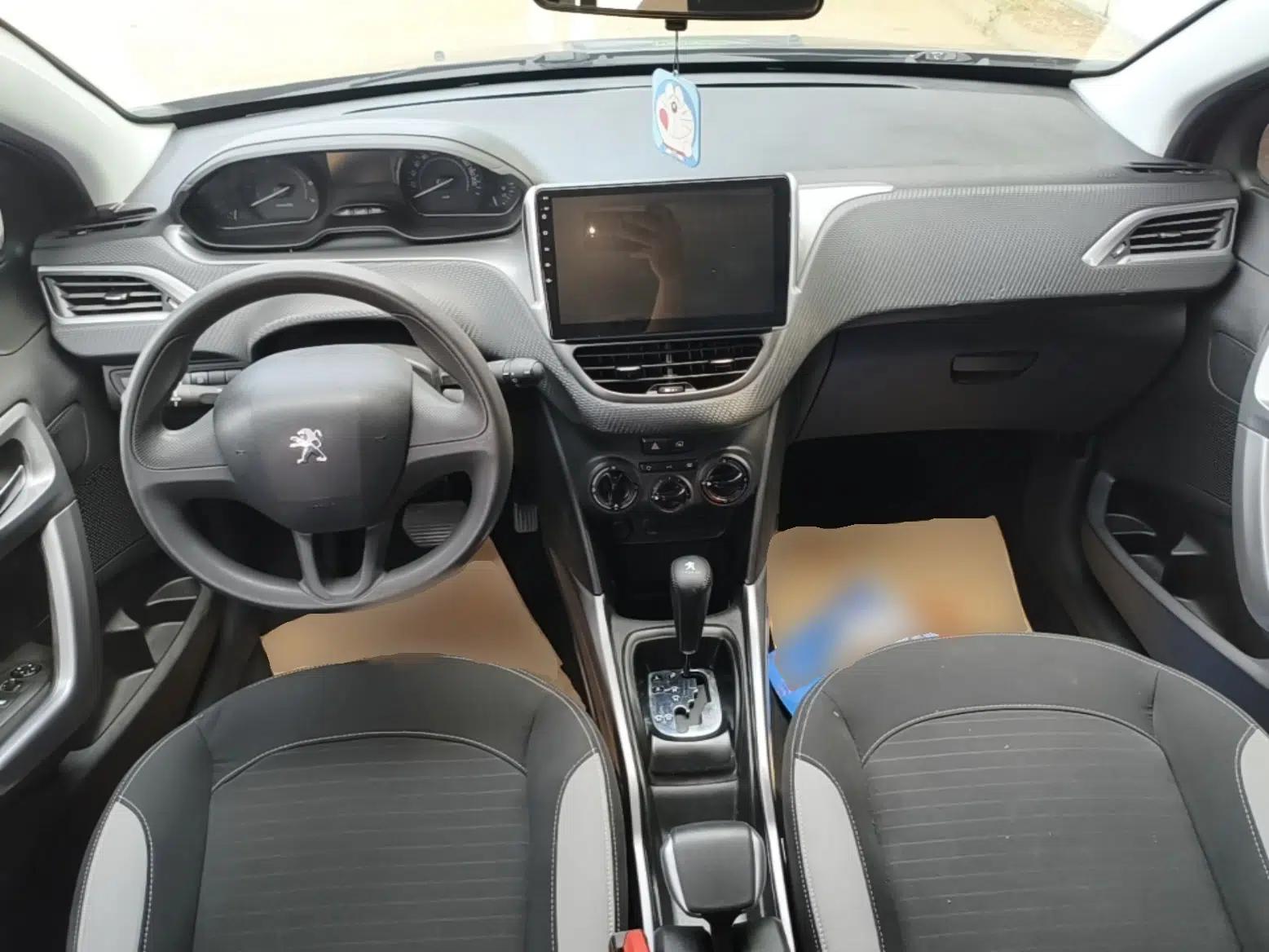 Peugeot 2008 2015 1.6L Automatic Playcool Edition — миниатюра 13