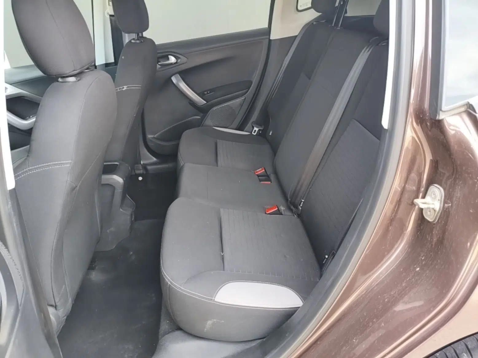 Peugeot 2008 2015 1.6L Automatic Playcool Edition — миниатюра 20