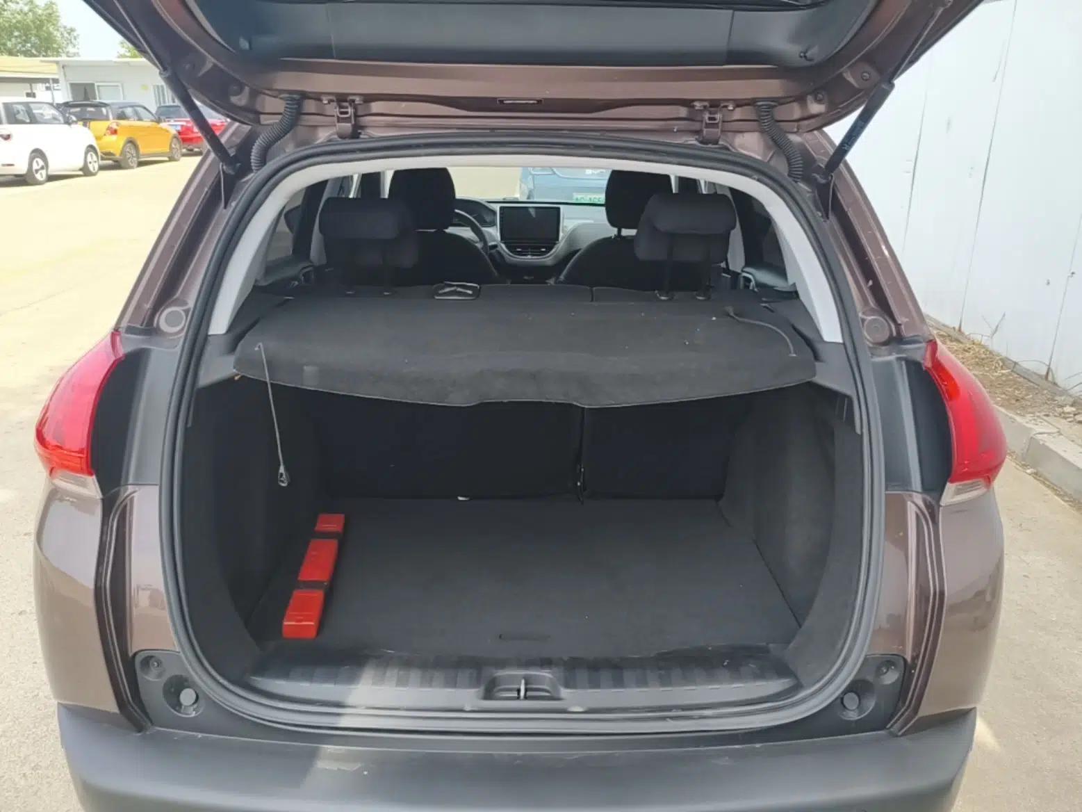 Peugeot 2008 2015 1.6L Automatic Playcool Edition — миниатюра 22