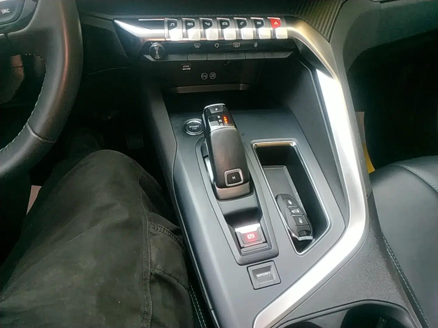 Peugeot 5008 2021 360THP 5-Seater Strength Edition — миниатюра 16