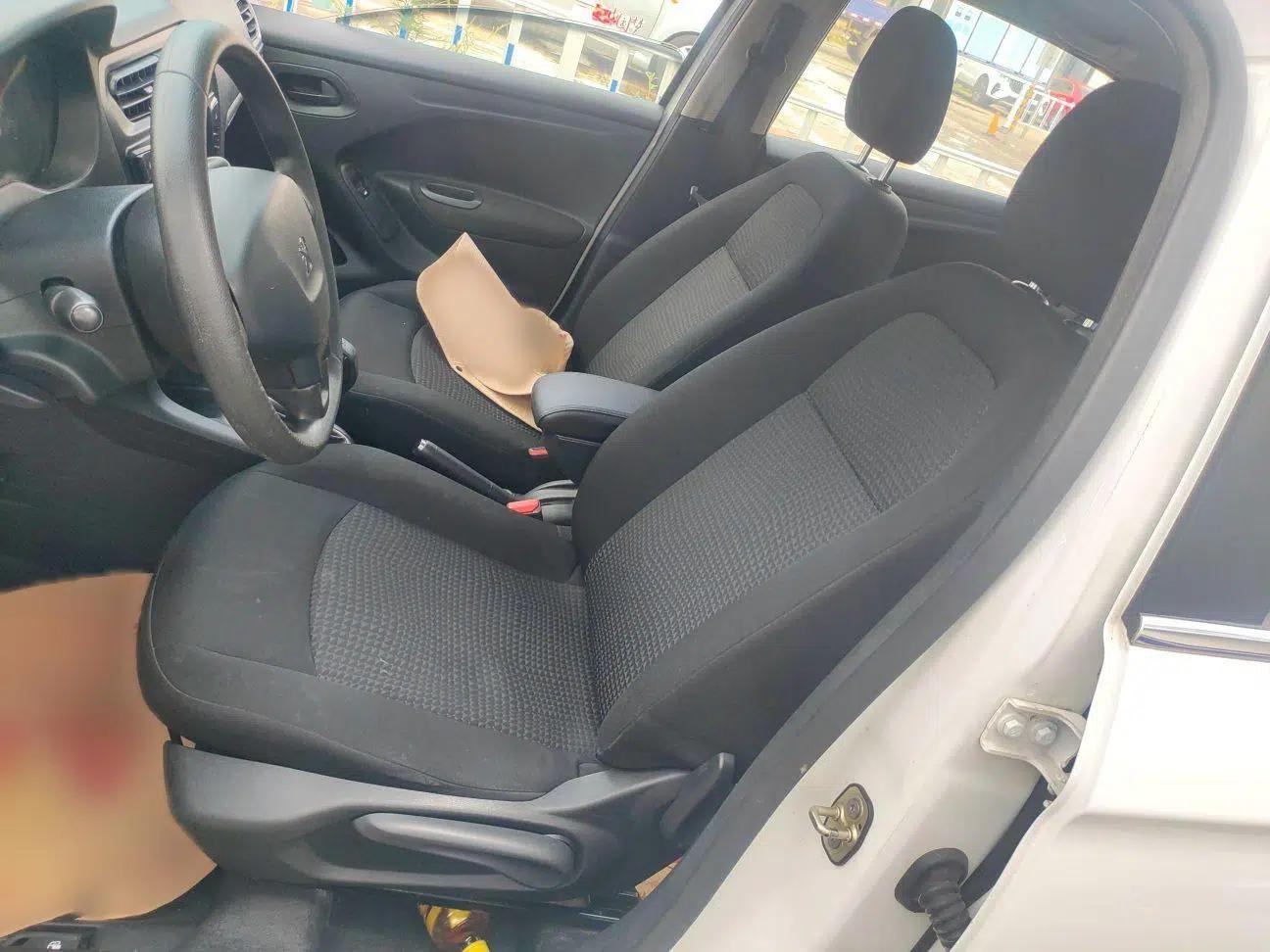 Peugeot 301 2014 1.6L Manual Comfort Edition — миниатюра 9