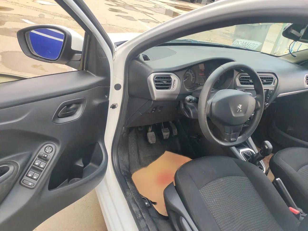 Peugeot 301 2014 1.6L Manual Comfort Edition — миниатюра 10
