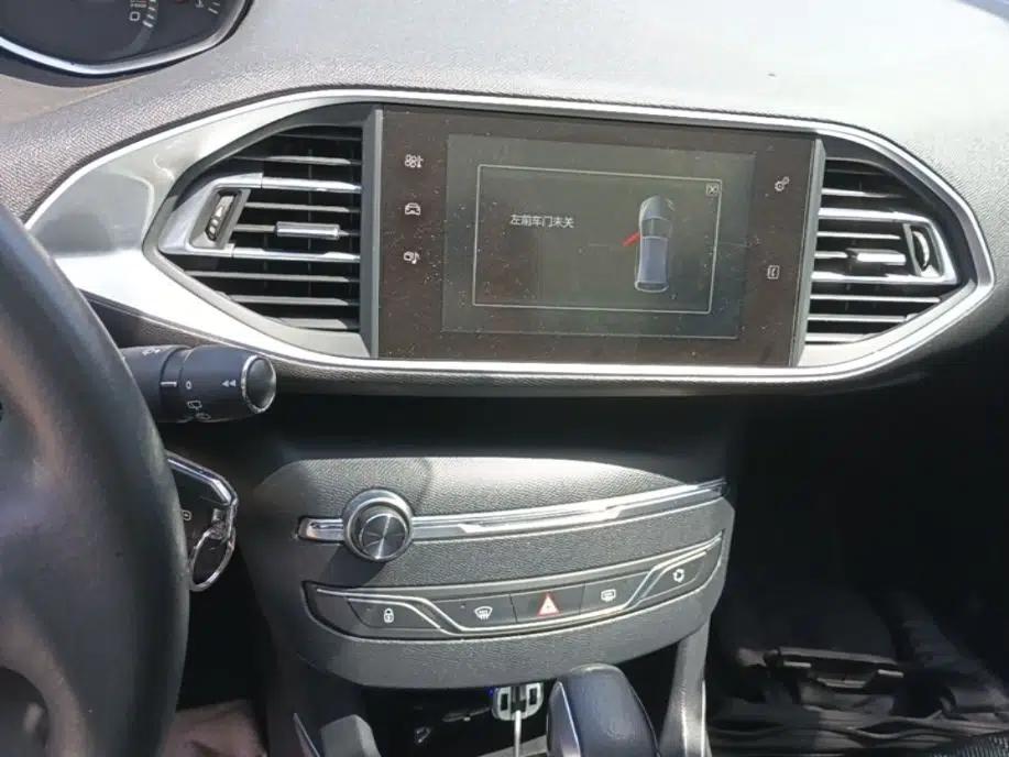 Peugeot 308S 2015 1.6T Automatic Jingchi Edition — миниатюра 15
