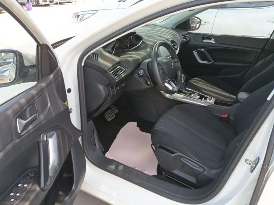 Peugeot 308S 2015 1.6T Automatic Jingchi Edition — миниатюра 17
