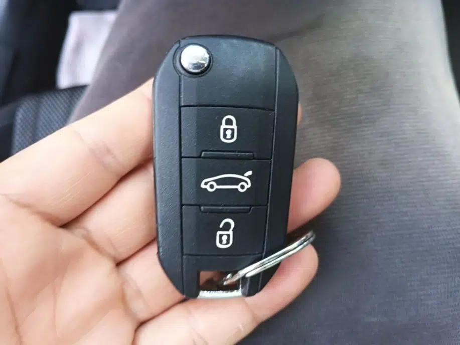 Peugeot 308S 2015 1.6T Automatic Jingchi Edition — миниатюра 22
