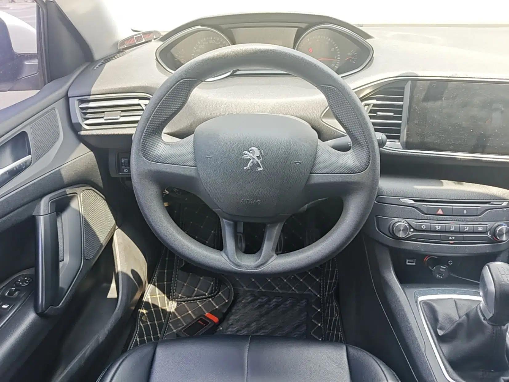 Peugeot 308S 2015 1.6L Manual Shangchi Edition — миниатюра 14
