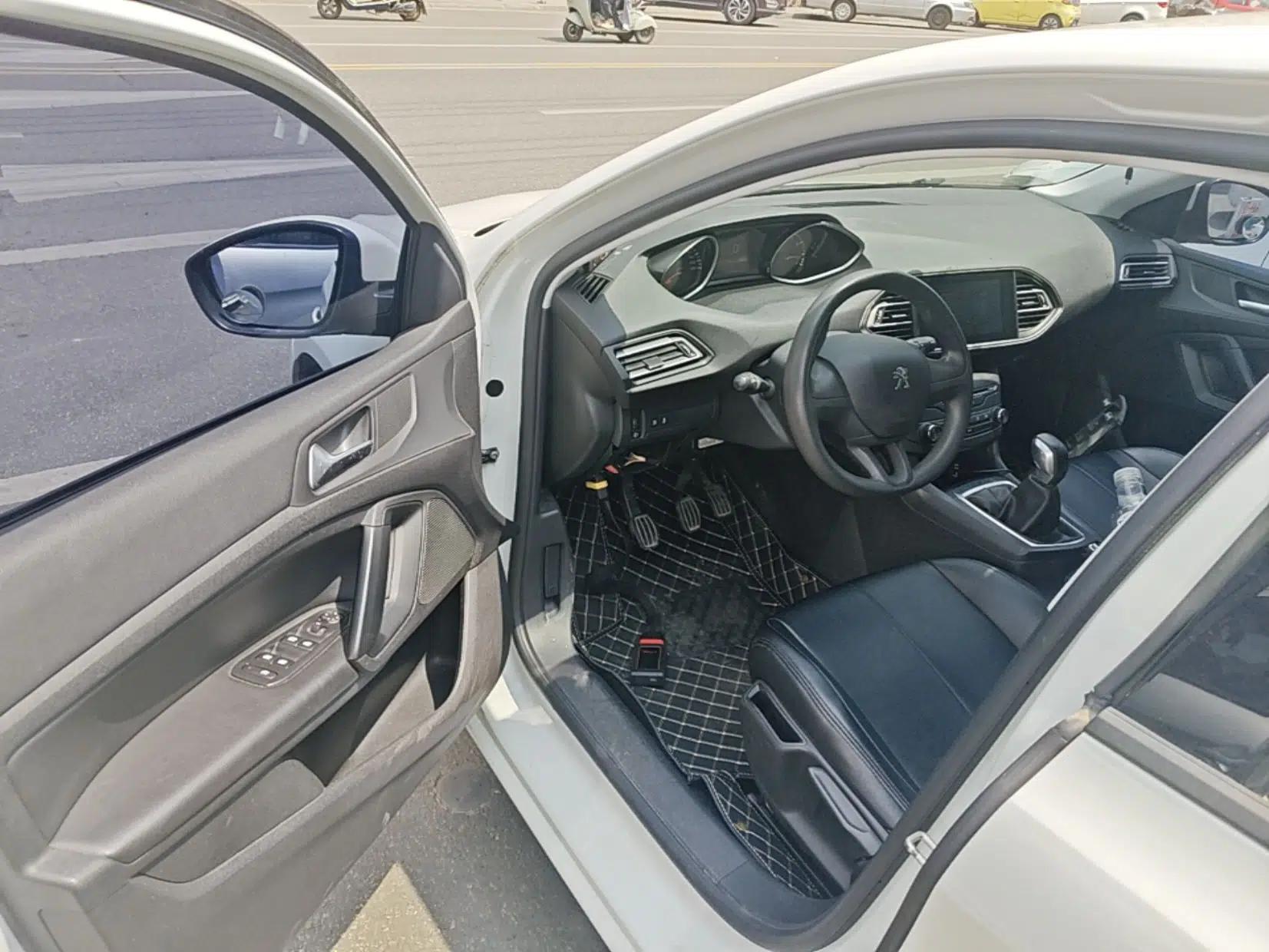 Peugeot 308S 2015 1.6L Manual Shangchi Edition — миниатюра 19