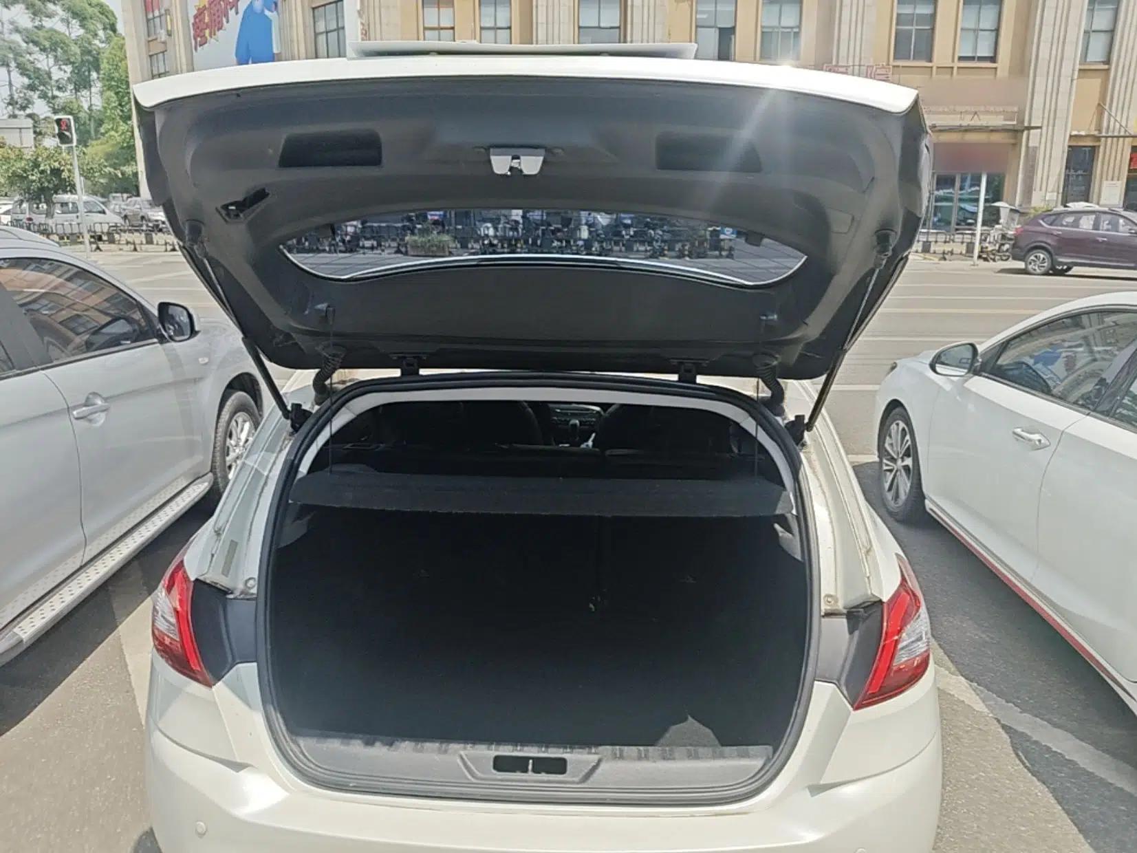 Peugeot 308S 2015 1.6L Manual Shangchi Edition — миниатюра 22
