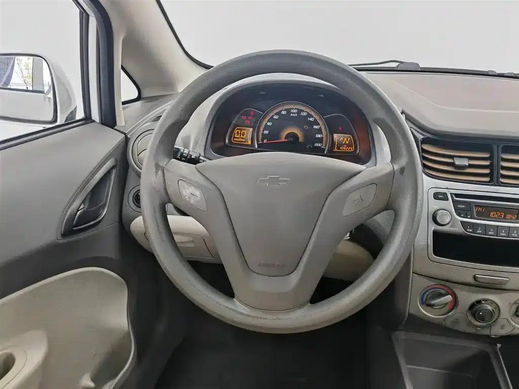 Chevrolet Sail 2013 Sedan 1.4L AMT Premium Edition — миниатюра 11
