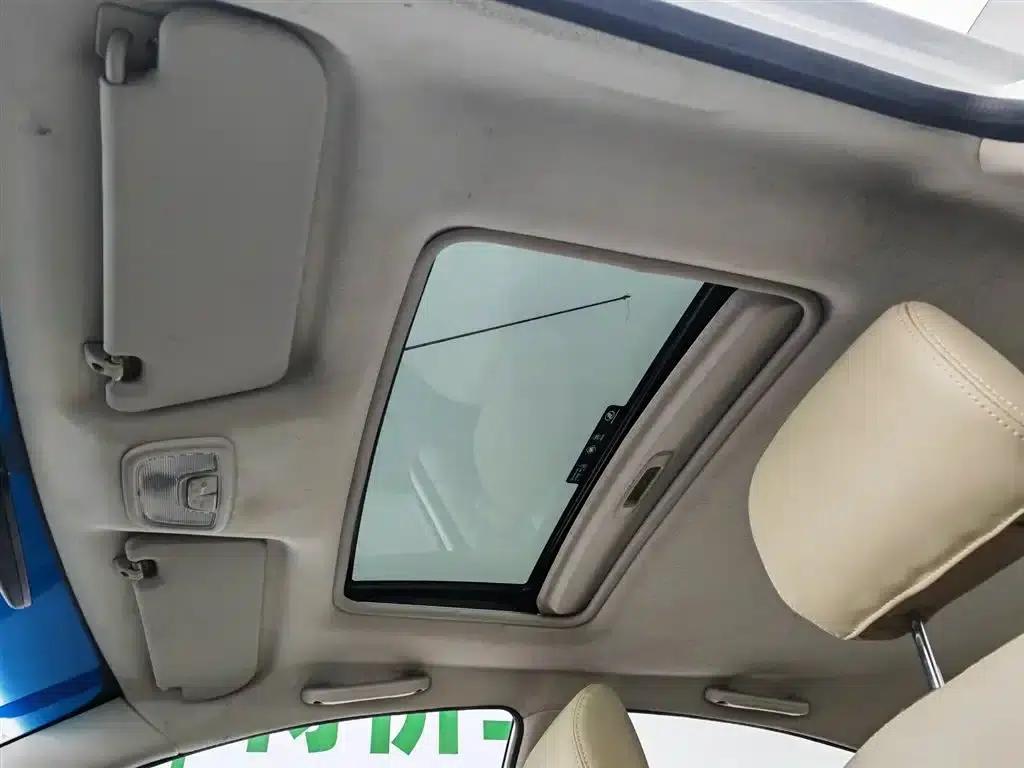 Chevrolet Sail 2013 Sedan 1.4L AMT Premium Edition — миниатюра 14