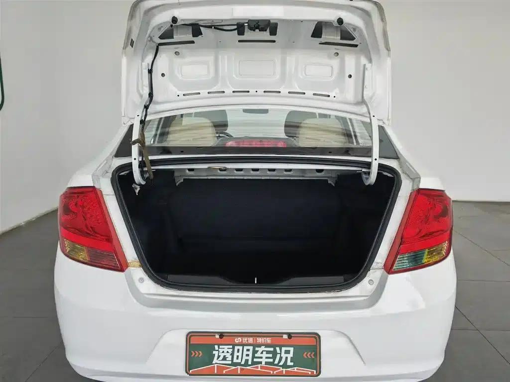 Chevrolet Sail 2013 Sedan 1.4L AMT Premium Edition — миниатюра 16