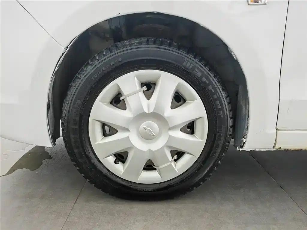 Chevrolet Sail 2013 Sedan 1.4L AMT Premium Edition — миниатюра 17