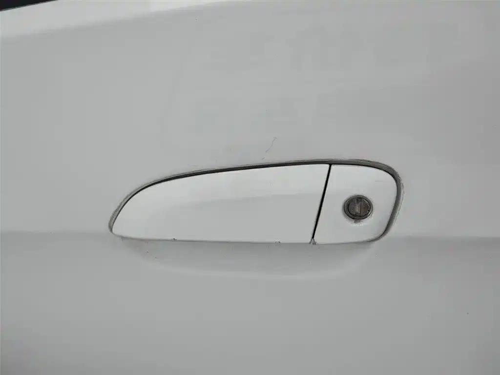 Chevrolet Sail 2013 Sedan 1.4L AMT Premium Edition — миниатюра 18