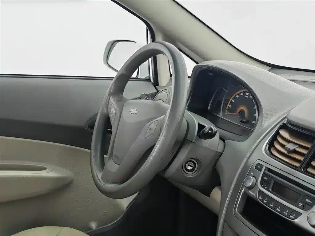 Chevrolet Sail 2013 Sedan 1.4L AMT Premium Edition — миниатюра 22