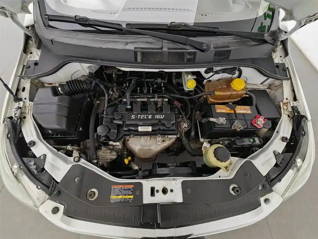 Chevrolet Sail 2013 Sedan 1.4L AMT Premium Edition — миниатюра 6