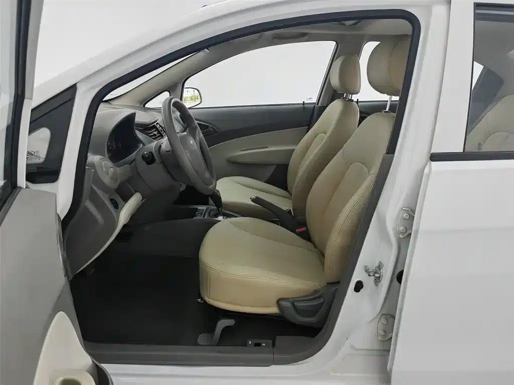 Chevrolet Sail 2013 Sedan 1.4L AMT Premium Edition — миниатюра 10