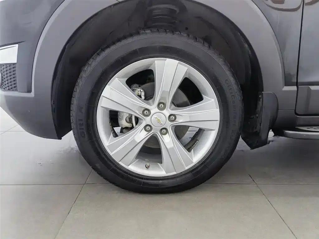 2012 Chevrolet Captiva 2.4L 4WD Flagship Edition 7-Seater — миниатюра 17