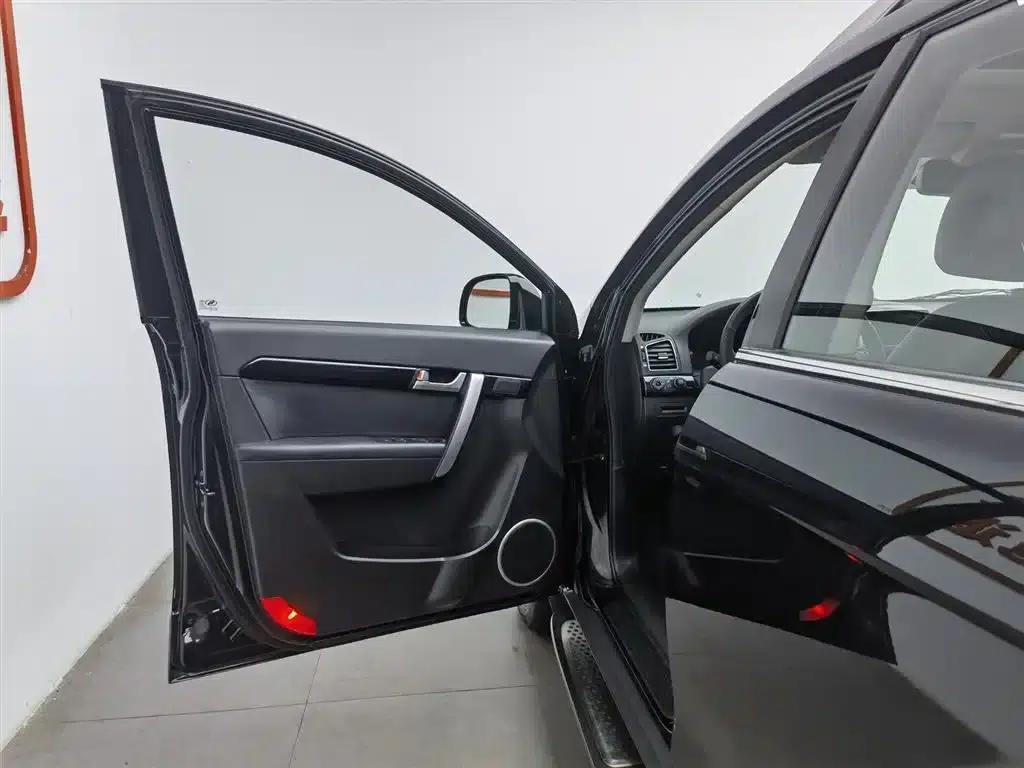 2012 Chevrolet Captiva 2.4L 4WD Flagship Edition 7-Seater — миниатюра 8