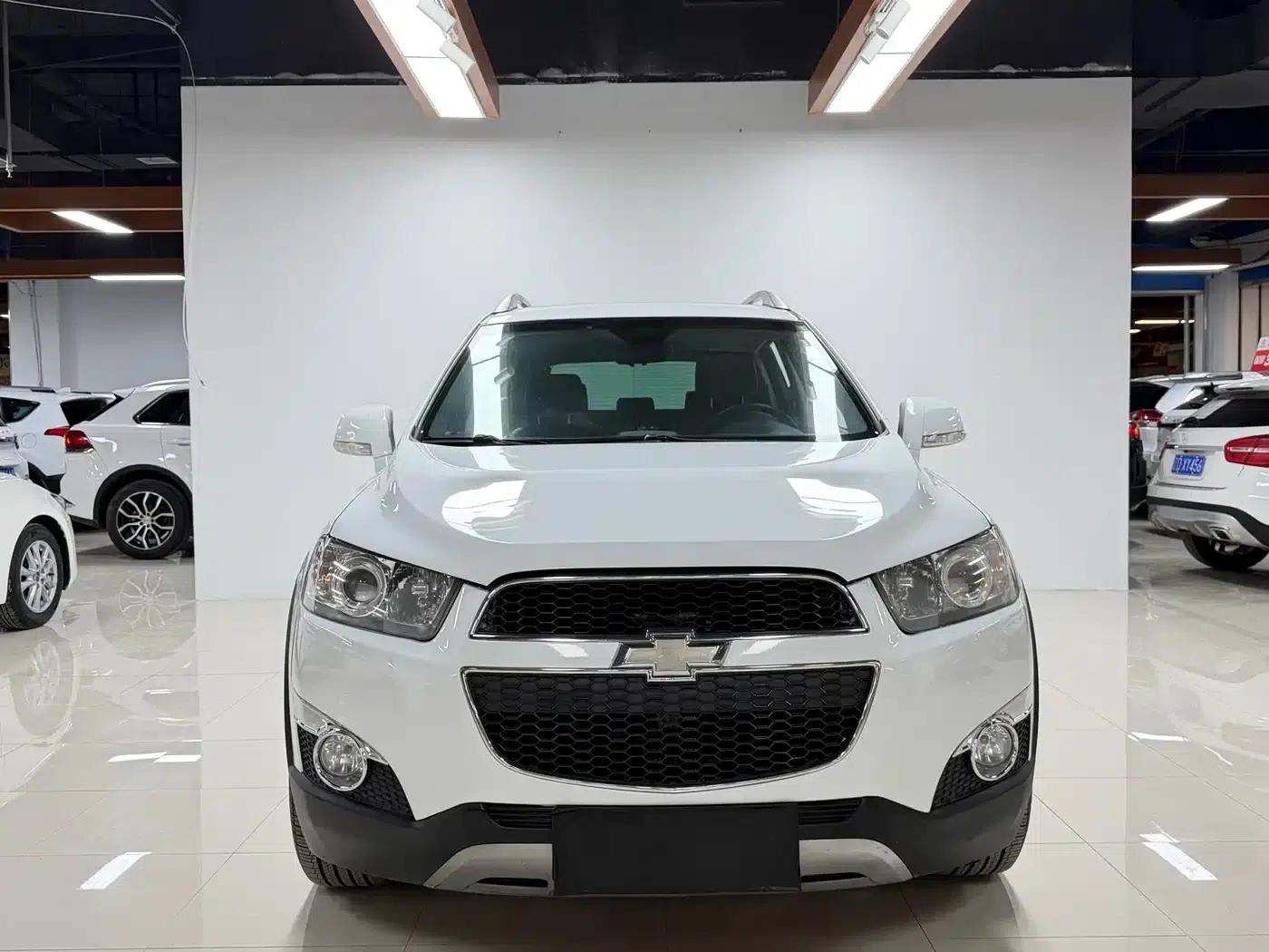 2012 Chevrolet Captiva 2.4L 4WD Flagship Edition 7-Seater — миниатюра 3