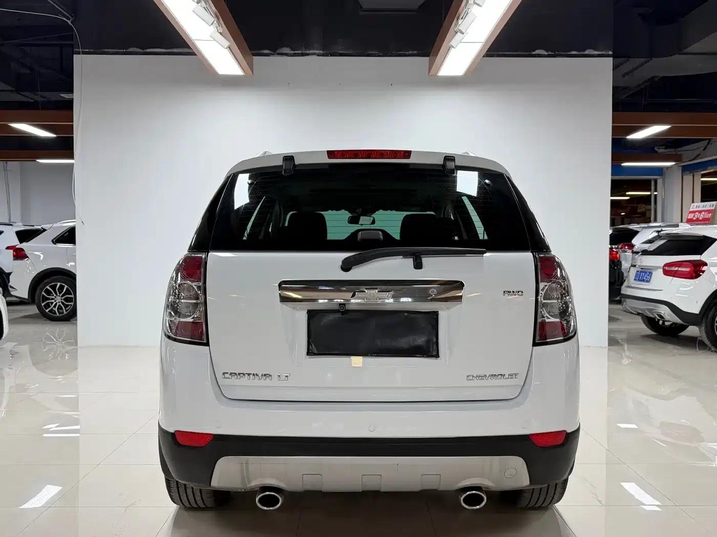2012 Chevrolet Captiva 2.4L 4WD Flagship Edition 7-Seater — миниатюра 4