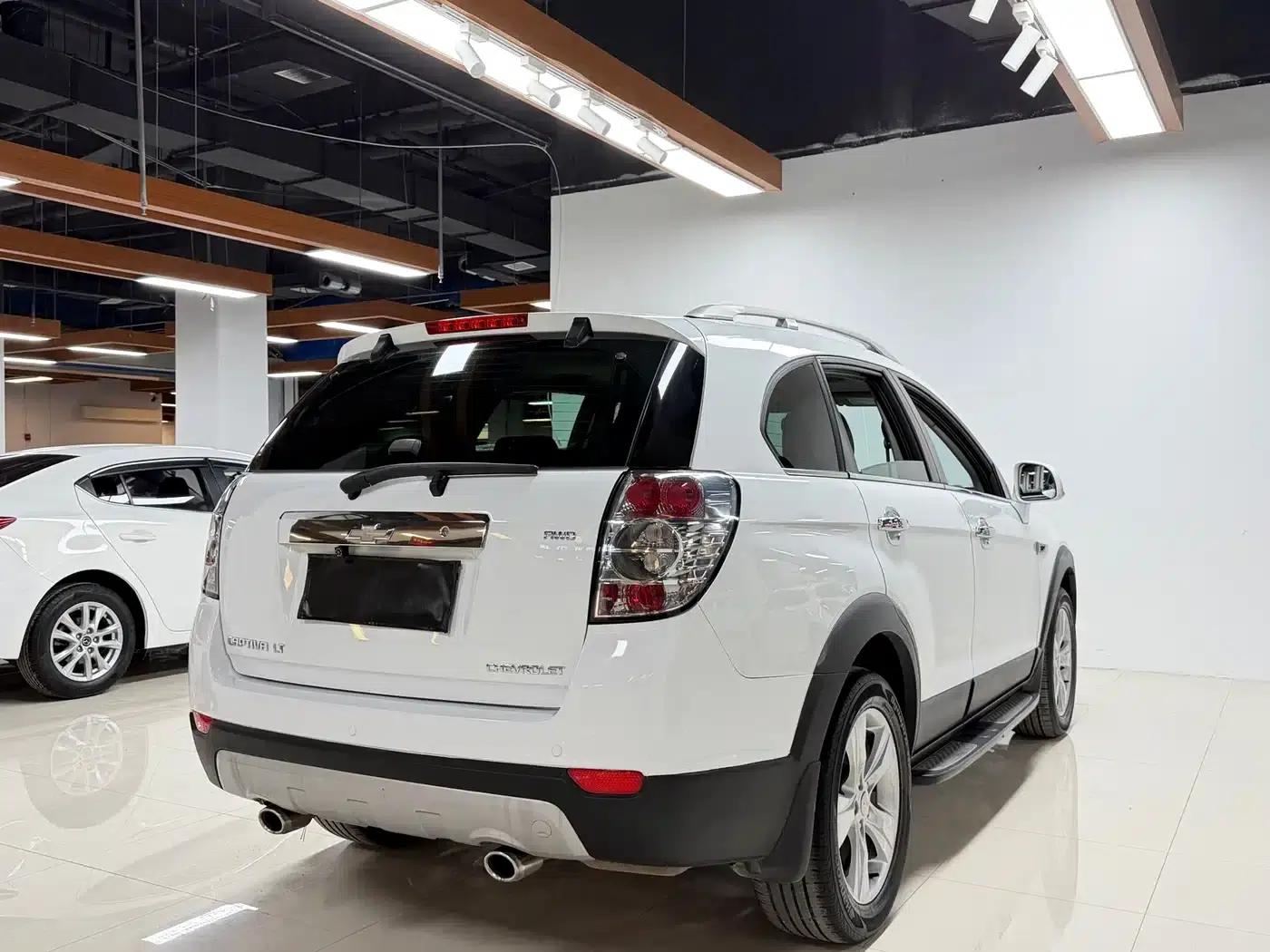 2012 Chevrolet Captiva 2.4L 4WD Flagship Edition 7-Seater — миниатюра 5