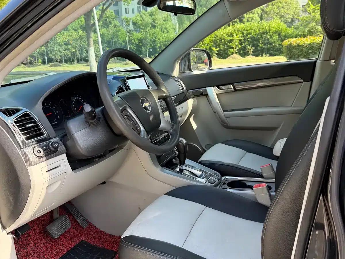 2012 Chevrolet Captiva 2.4L 4WD Luxury 5-seater — миниатюра 11