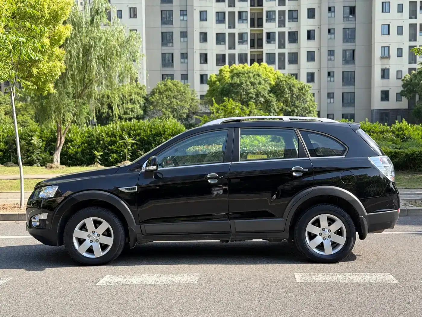 2012 Chevrolet Captiva 2.4L 4WD Luxury 5-seater — миниатюра 3