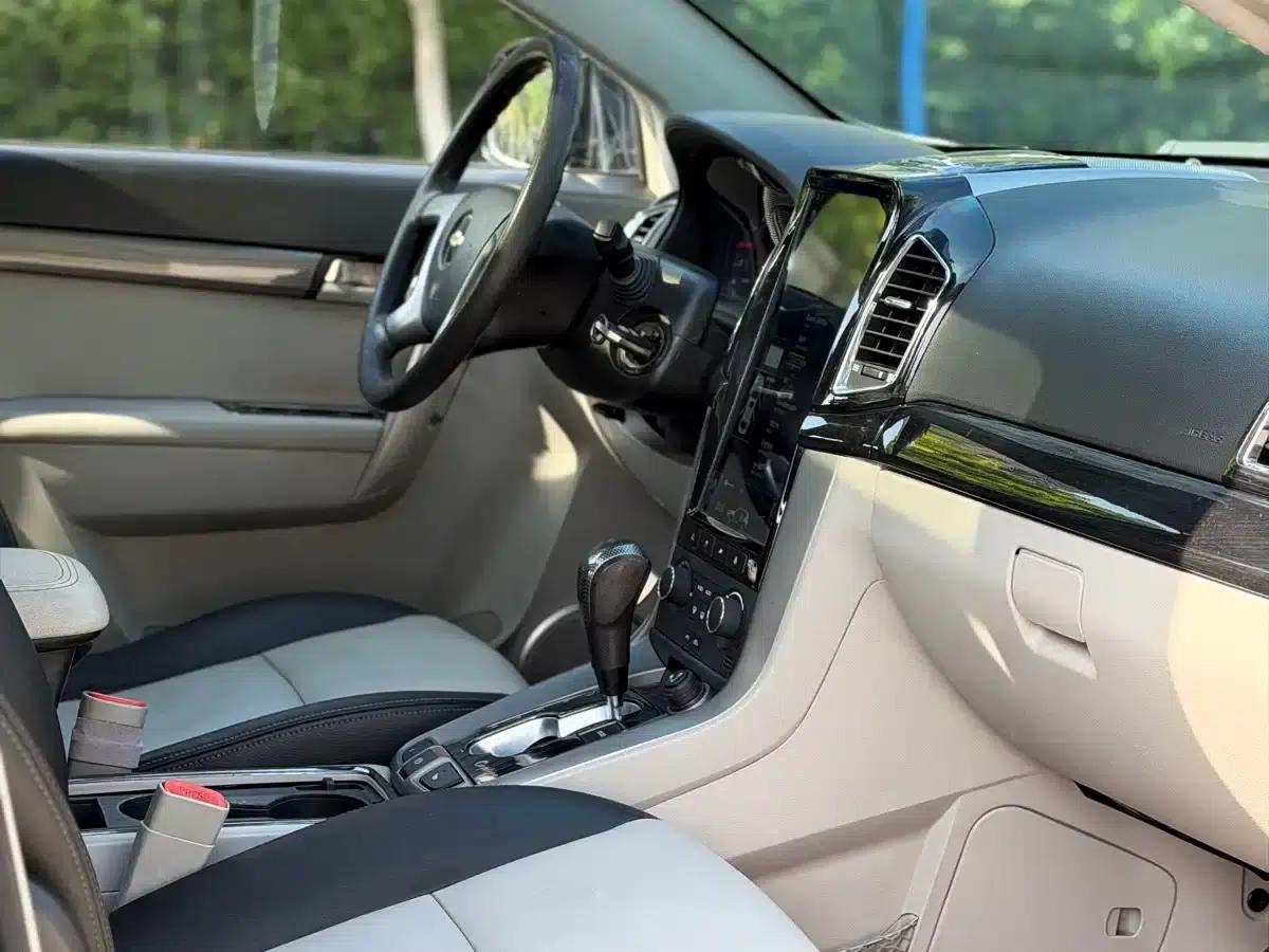 2012 Chevrolet Captiva 2.4L 4WD Luxury 5-seater — миниатюра 7