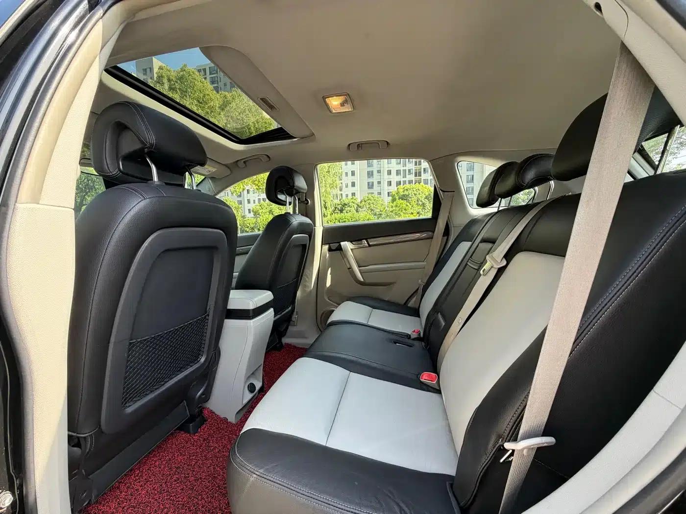 2012 Chevrolet Captiva 2.4L 4WD Luxury 5-seater — миниатюра 8