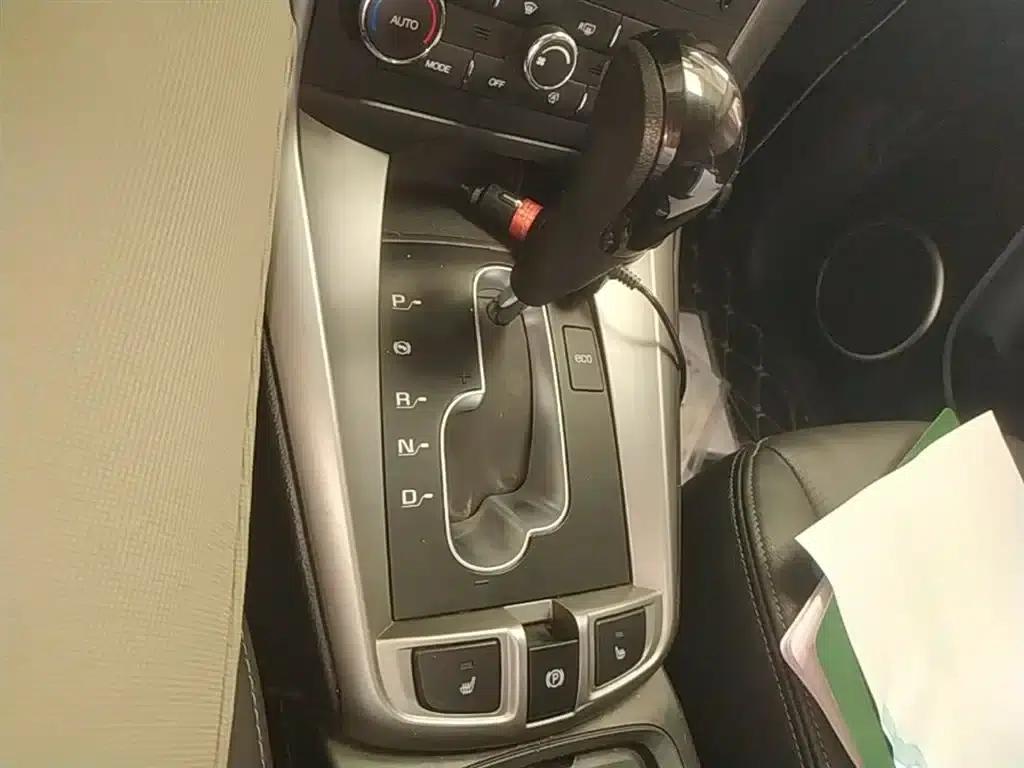 2015 Chevrolet Captiva 2.4L 4WD Flagship Edition 7-Seater — миниатюра 14