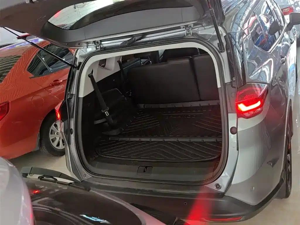 2018 Chevrolet Orlando Redline 530T Automatic Luxury Edition (5+2 models) National V Emission Standard — миниатюра 19