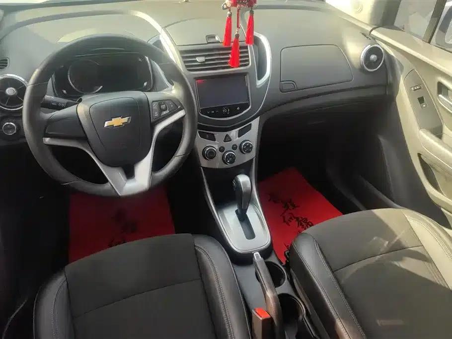 Chevrolet Trax 2014 1.4T Automatic 4WD Flagship — миниатюра 12
