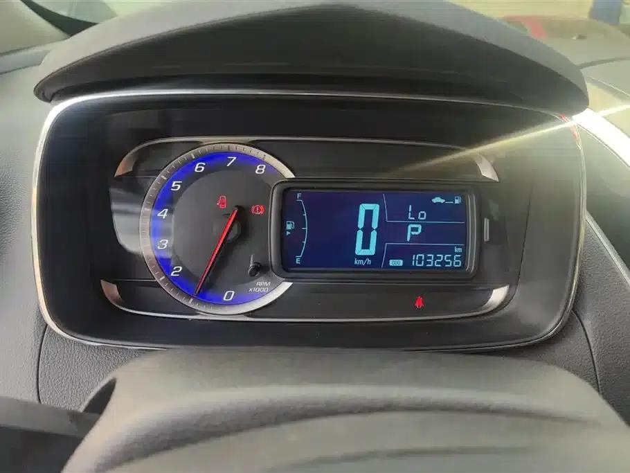Chevrolet Trax 2014 1.4T Automatic 4WD Flagship — миниатюра 14
