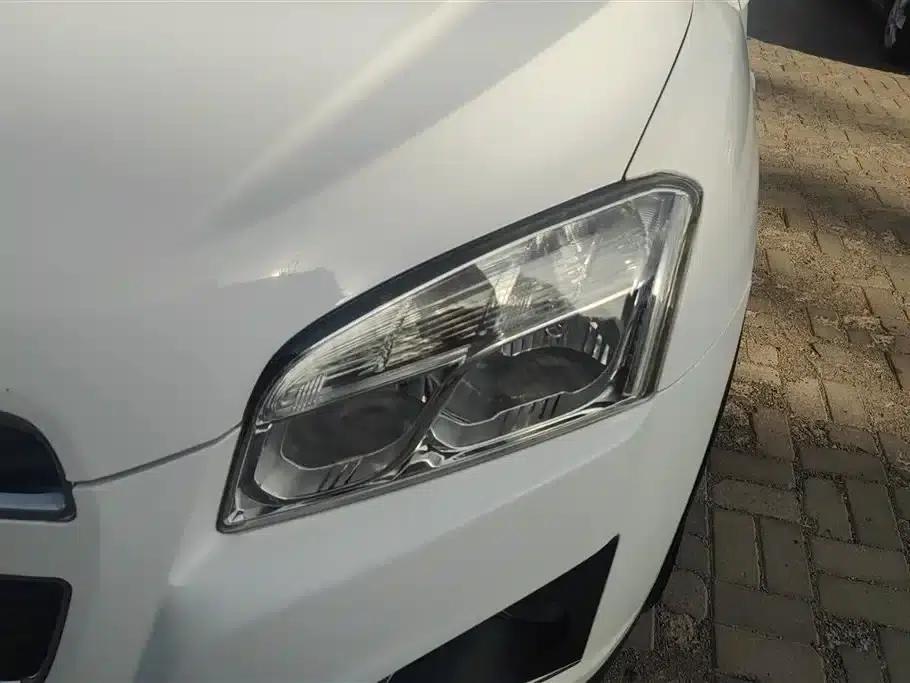 Chevrolet Trax 2014 1.4T Automatic 4WD Flagship — миниатюра 5
