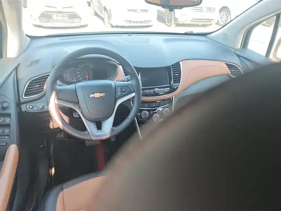 Chevrolet Trax 2017 1.4T Automatic 4WD Flagship — миниатюра 12