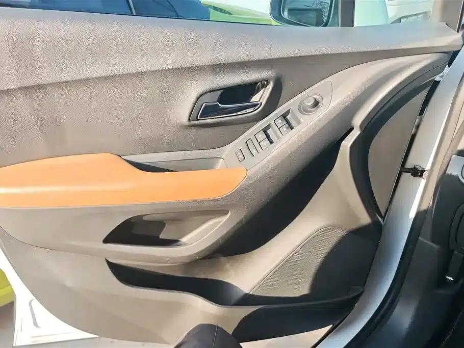 Chevrolet Trax 2017 1.4T Automatic 4WD Flagship — миниатюра 7