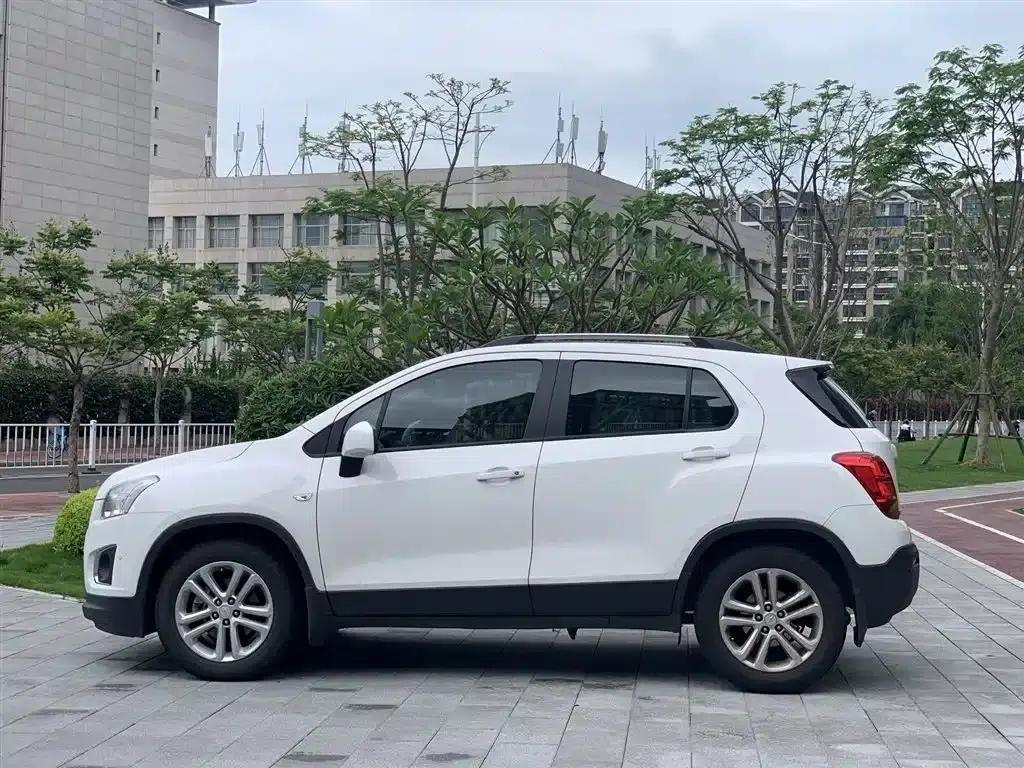 Chevrolet Trax 2016 1.4T Automatic 2WD Comfort Sunroof Edition — миниатюра 4