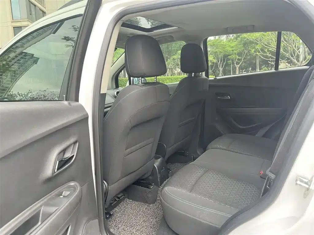 Chevrolet Trax 2016 1.4T Automatic 2WD Comfort Sunroof Edition — миниатюра 9