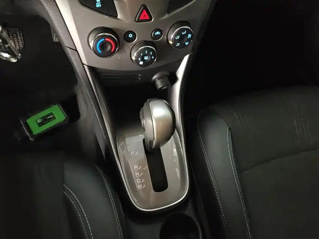 Chevrolet Trax 2016 1.4T Automatic 2WD Luxury — миниатюра 14